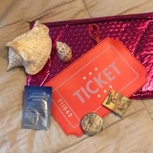 Cosmetic bag,dr Brandt primer, shadow etc